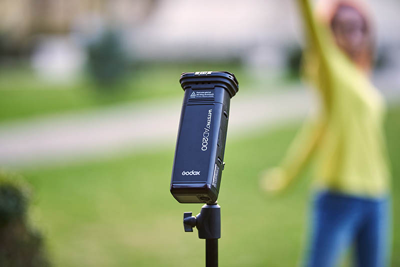 GODOX AD200 - Blitz compact si puternic pentru sedinte foto de exterior ...