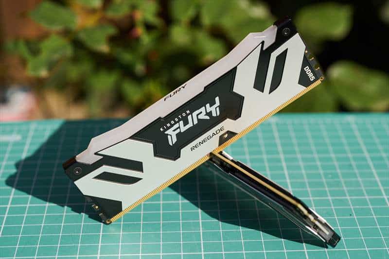 Review Kingston Fury Renegade 32 GB la 8000 Mhz - Evolutia memoriei ...